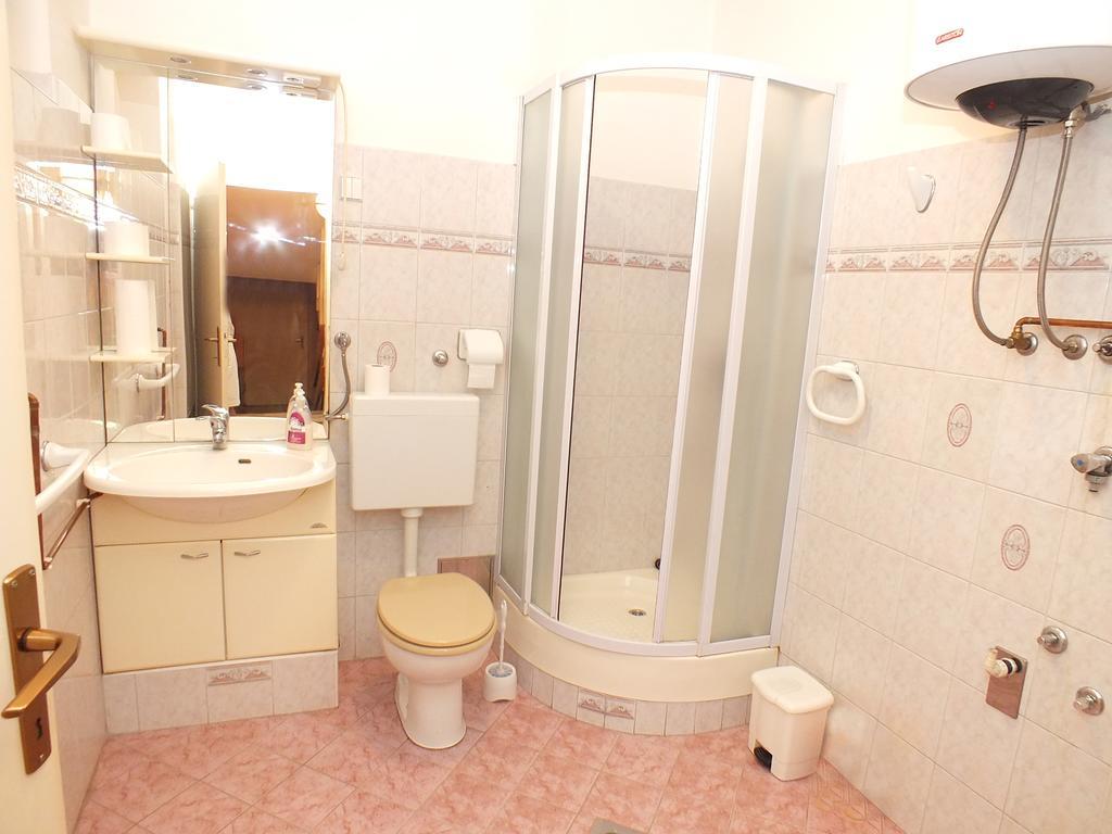 Biba Rooms Karlovac Bagian luar foto